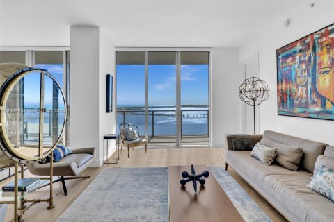 Condominio en alquiler en Miami, Florida, 2 dormitorios, 150.69 m2 № 2086192 - foto 2