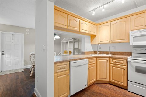 Villa ou maison à vendre à Tarpon Springs, Floride: 2 chambres, 90.95 m2 № 2399454 - photo 7