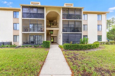 Villa ou maison à Tarpon Springs, Floride 2 chambres, 90.95 m2 № 2399454