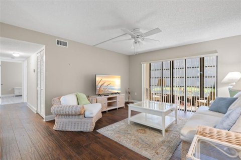 Villa ou maison à vendre à Tarpon Springs, Floride: 2 chambres, 90.95 m2 № 2399454 - photo 4