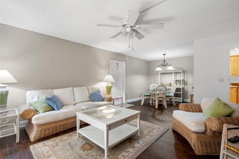 Villa ou maison à vendre à Tarpon Springs, Floride: 2 chambres, 90.95 m2 № 2399454 - photo 5