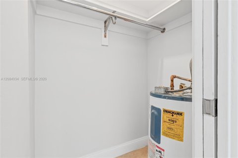 Appartement à louer à Coral Gables, Floride: 2 chambres, 106.84 m2 № 2350594 - photo 20
