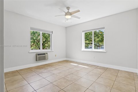Appartement à louer à Coral Gables, Floride: 2 chambres, 106.84 m2 № 2350594 - photo 25