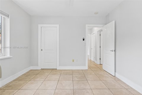 Appartement à louer à Coral Gables, Floride: 2 chambres, 106.84 m2 № 2350594 - photo 22