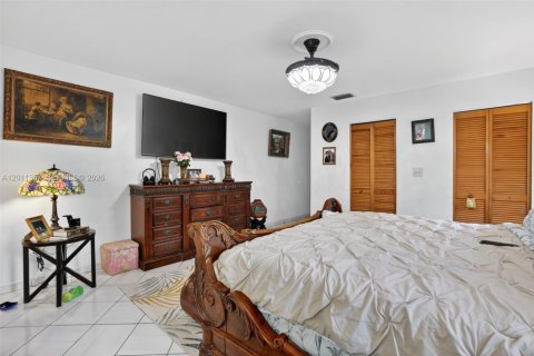 Casa en venta en Miami, Florida, 5 dormitorios, 299.33 m2 № 2074881 - foto 28