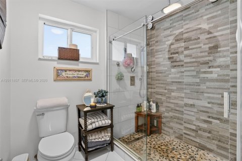 Casa en venta en Miami, Florida, 5 dormitorios, 299.33 m2 № 2074881 - foto 30