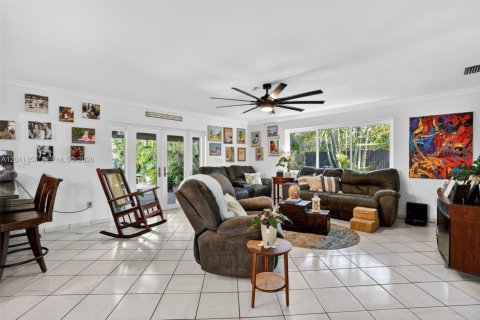 Casa en venta en Miami, Florida, 5 dormitorios, 299.33 m2 № 2074881 - foto 12