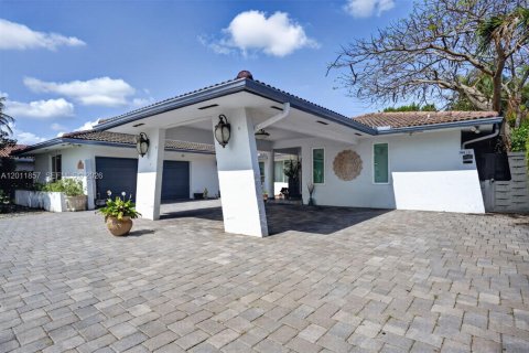 Casa en venta en Miami, Florida, 5 dormitorios, 299.33 m2 № 2074881 - foto 4