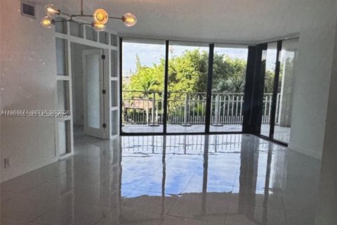 Купить кондоминиум в Майами, Флорида 2 спальни, 117.8м2, № 2050515 - фото 5