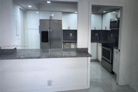 Купить кондоминиум в Майами, Флорида 2 спальни, 117.8м2, № 2050515 - фото 6