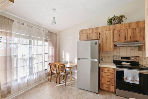Condominio en alquiler en Port Richey, Florida, 2 dormitorios, 93.83 m2 № 1900210 - foto 8