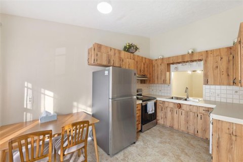 Condominio en alquiler en Port Richey, Florida, 2 dormitorios, 93.83 m2 № 1900210 - foto 12