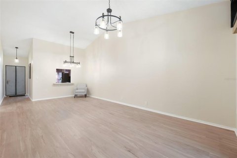 Condominio en alquiler en Port Richey, Florida, 2 dormitorios, 93.83 m2 № 1900210 - foto 4