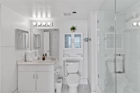 Condo in Miami, Florida, 1 bedroom  № 1880065 - photo 22