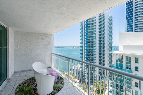 Condo in Miami, Florida, 1 bedroom  № 1880065 - photo 28