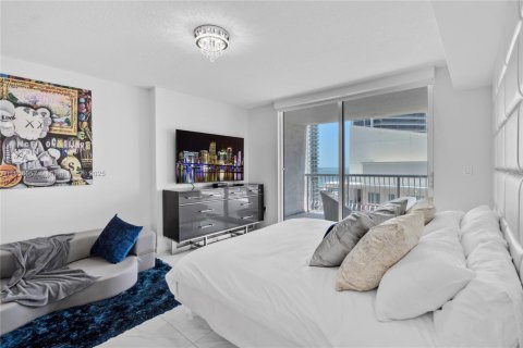 Condo in Miami, Florida, 1 bedroom  № 1880065 - photo 10