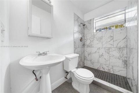 Villa ou maison à louer à North Miami Beach, Floride: 3 chambres, 111.48 m2 № 1971377 - photo 14