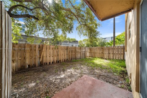 Villa ou maison à louer à North Miami Beach, Floride: 3 chambres, 111.48 m2 № 1971377 - photo 16