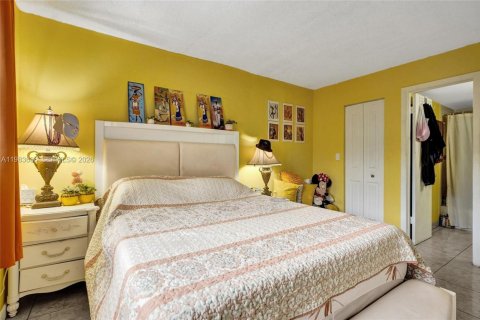 Condominio en alquiler en Miami, Florida, 2 dormitorios, 80.82 m2 № 2243754 - foto 17