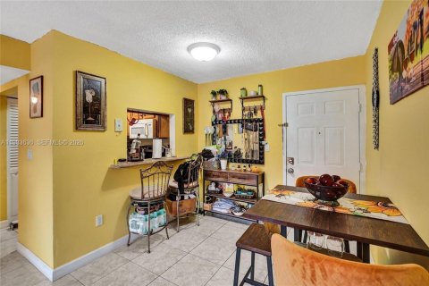 Condominio en alquiler en Miami, Florida, 2 dormitorios, 80.82 m2 № 2243754 - foto 23