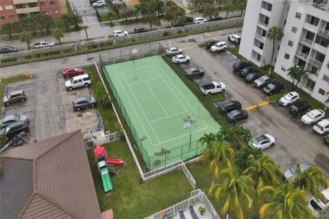 Condominio en alquiler en Miami, Florida, 2 dormitorios, 80.82 m2 № 2243754 - foto 7
