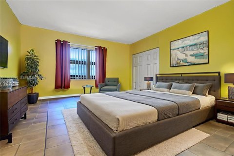 Condominio en alquiler en Miami, Florida, 2 dormitorios, 80.82 m2 № 2243754 - foto 14