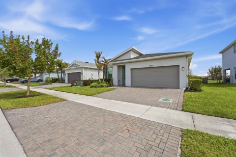 House in Port St. Lucie, Florida 4 bedrooms, 185.62 sq.m. № 2254334 - photo 3