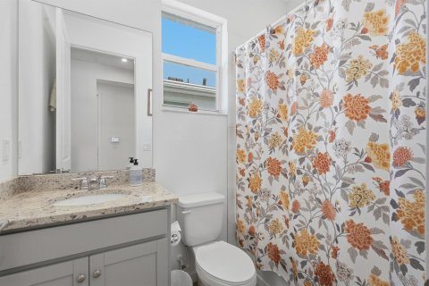 House in Port St. Lucie, Florida 4 bedrooms, 185.62 sq.m. № 2254334 - photo 22