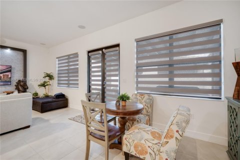 Villa ou maison à vendre à Miramar, Floride: 4 chambres, 221.94 m2 № 2053326 - photo 17