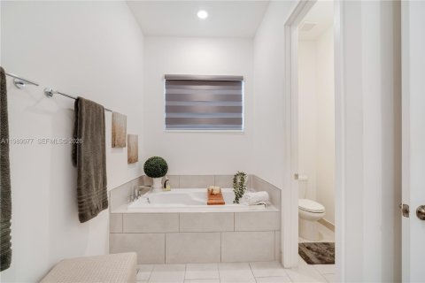 Villa ou maison à vendre à Miramar, Floride: 4 chambres, 221.94 m2 № 2053326 - photo 23