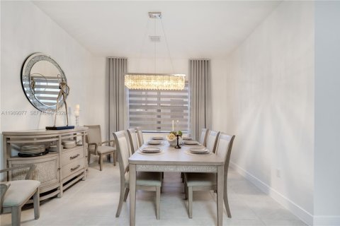 Villa ou maison à vendre à Miramar, Floride: 4 chambres, 221.94 m2 № 2053326 - photo 6