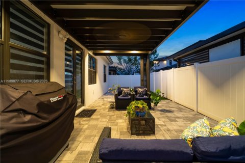 Villa ou maison à vendre à Miramar, Floride: 4 chambres, 221.94 m2 № 2053326 - photo 3