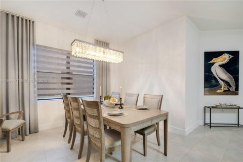 Villa ou maison à vendre à Miramar, Floride: 4 chambres, 221.94 m2 № 2053326 - photo 12