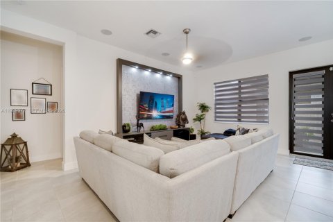 Villa ou maison à vendre à Miramar, Floride: 4 chambres, 221.94 m2 № 2053326 - photo 14