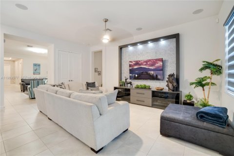 Villa ou maison à vendre à Miramar, Floride: 4 chambres, 221.94 m2 № 2053326 - photo 15