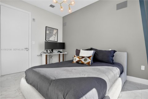 Condominio en venta en Miami, Florida, 2 dormitorios, 104.7 m2 № 2034674 - foto 15