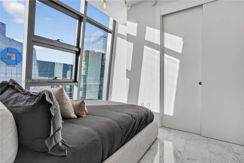 Condominio en venta en Miami, Florida, 2 dormitorios, 104.7 m2 № 2034674 - foto 13