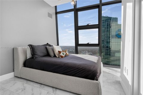 Condominio en venta en Miami, Florida, 2 dormitorios, 104.7 m2 № 2034674 - foto 12