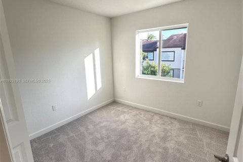 Touwnhouse à vendre à Pembroke Park, Floride: 3 chambres, 129.51 m2 № 1982125 - photo 19