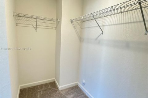 Touwnhouse à vendre à Pembroke Park, Floride: 3 chambres, 129.51 m2 № 1982125 - photo 18