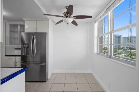 Copropriété à vendre à Hallandale Beach, Floride: 2 chambres, 106.37 m2 № 1946076 - photo 14