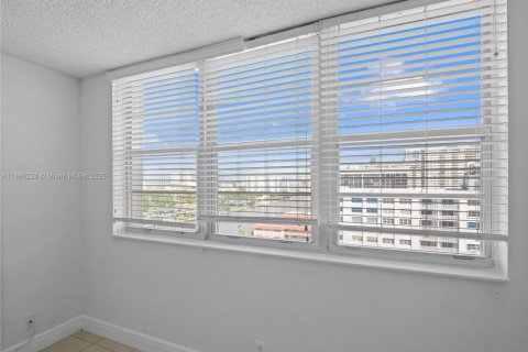 Copropriété à vendre à Hallandale Beach, Floride: 2 chambres, 106.37 m2 № 1946076 - photo 23