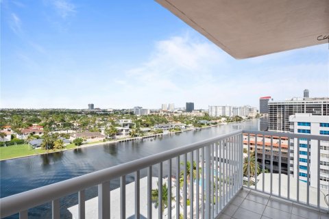 Copropriété à vendre à Hallandale Beach, Floride: 2 chambres, 106.37 m2 № 1946076 - photo 7
