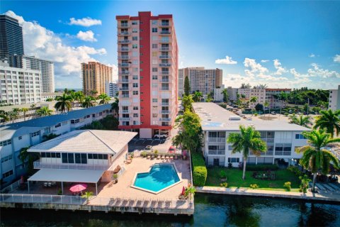 Copropriété à vendre à Hallandale Beach, Floride: 2 chambres, 106.37 m2 № 1946076 - photo 4