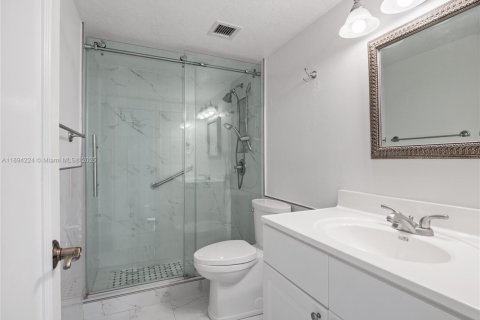 Copropriété à vendre à Hallandale Beach, Floride: 2 chambres, 106.37 m2 № 1946076 - photo 27