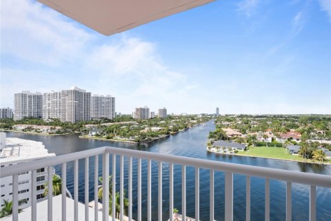 Copropriété à vendre à Hallandale Beach, Floride: 2 chambres, 106.37 m2 № 1946076 - photo 6