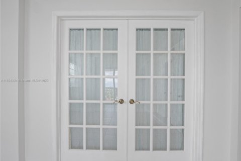 Copropriété à vendre à Hallandale Beach, Floride: 2 chambres, 106.37 m2 № 1946076 - photo 18