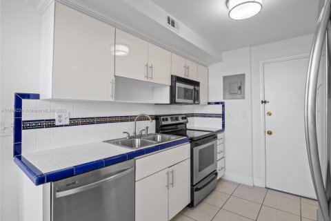 Copropriété à vendre à Hallandale Beach, Floride: 2 chambres, 106.37 m2 № 1946076 - photo 11