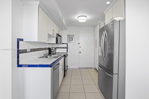 Copropriété à vendre à Hallandale Beach, Floride: 2 chambres, 106.37 m2 № 1946076 - photo 12