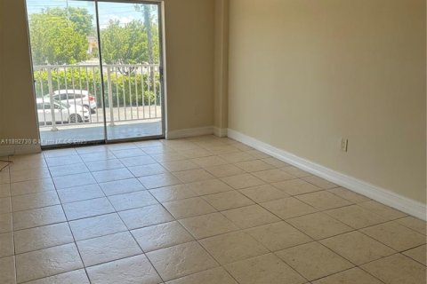 Appartement à louer à North Miami Beach, Floride: 1 chambre, 61.13 m2 № 1946418 - photo 7